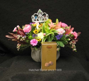 Mother, sister, daughter or " BFF " certainly is deserving of our " Royal tiara and truffle " arrangement. Call or send today. Delivery from our flower shop in Toronto, GTA, Vaughan, Mississauga, Aurora, Newmarket, Willowdale, Don Mills and areas. Hatcher original design.