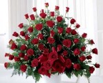 Overflowing with a favorite flower, this rose bouquet sends your warm thoughts. Appropriate to send for many occasions.